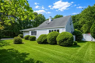 1050 Sipp Ave, Medford, NY 11763 - Photo 4