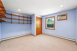 1050 Sipp Ave, Medford, NY 11763 - Photo 12