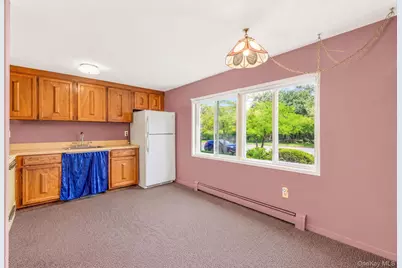 1050 Sipp Avenue, Medford, NY 11763 - Photo 8