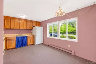 1050 Sipp Ave, Medford, NY 11763 - Photo 8