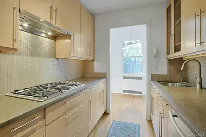 253 Garth Road #3E, Scarsdale, NY 10583 - Photo 6