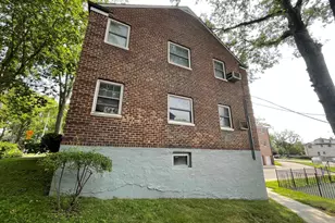 252-14 63rd Ave, Little Neck, NY 11362 - Photo 4