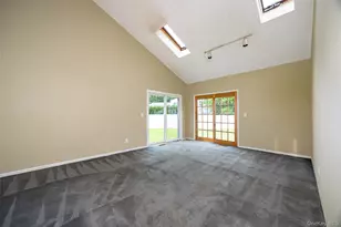 34 Riverview Dr, Fishkill, NY 12524 - Photo 8