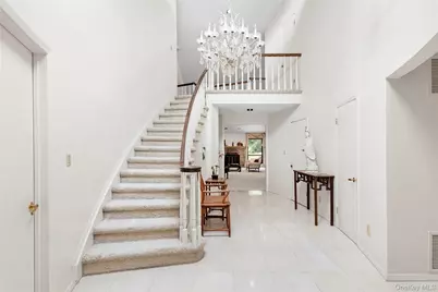 10 Doral Drive, Manhasset, NY 11030 - Photo 2