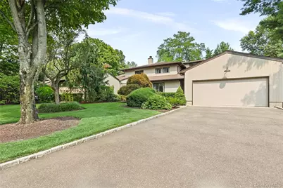 10 Doral Drive, Manhasset, NY 11030 - Photo 1