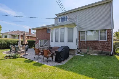 16 Winthrop Road, Plainview, NY 11803 - Photo 30