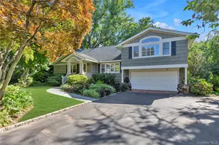 4 Dairy Dr, Glen Cove, NY 11542 - Photo 2