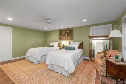 4 Dairy Drive, Glen Cove, NY 11542 - Photo 14
