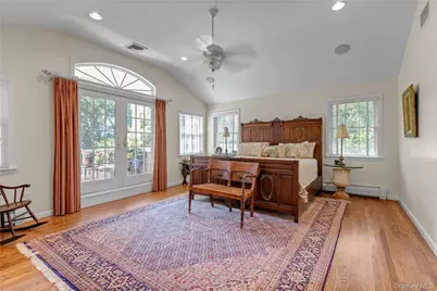4 Dairy Drive, Glen Cove, NY 11542 - Photo 16