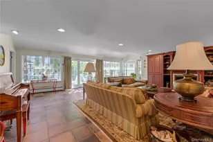 4 Dairy Dr, Glen Cove, NY 11542 - Photo 10