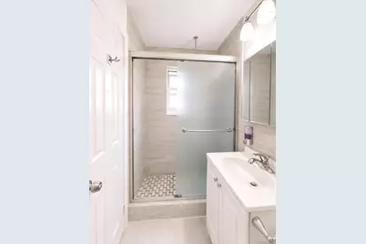 15054 Melbourne Avenue #1R, Flushing, NY 11367 - Photo 8