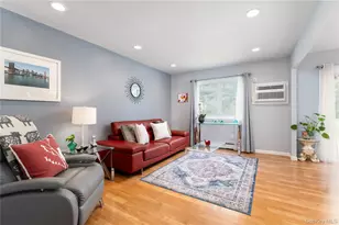 4 Shelley Ct, Middle Island, NY 11953 - Photo 8