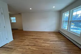 20 Edgewood Rd, Port Washington, NY 11050 - Photo 2