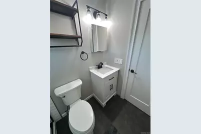 704 Myrtle Avenue, West Islip, NY 11795 - Photo 12