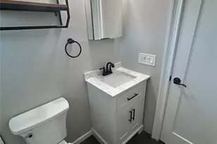 704 Myrtle Ave, West Islip, NY 11795 - Photo 12