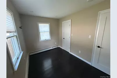 704 Myrtle Avenue, West Islip, NY 11795 - Photo 16