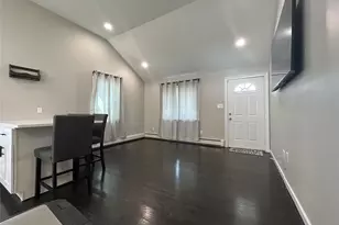 704 Myrtle Ave, West Islip, NY 11795 - Photo 10