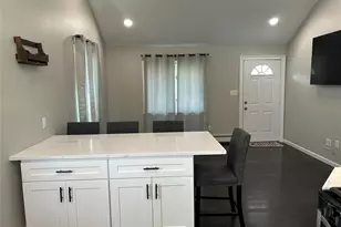 704 Myrtle Ave, West Islip, NY 11795 - Photo 8