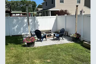 704 Myrtle Avenue, West Islip, NY 11795 - Photo 4