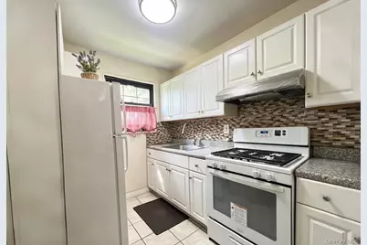 69-12 138th Street #B, Flushing, NY 11367 - Photo 4