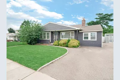 14 Lois Lane, Farmingdale, NY 11735 - Photo 2
