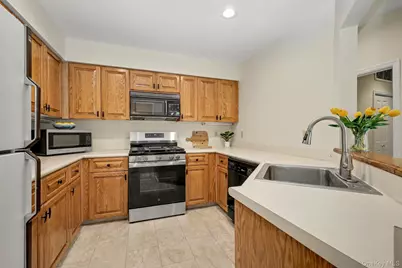 601 Half Moon Bay Drive, Croton on Hudson, NY 10520 - Photo 8