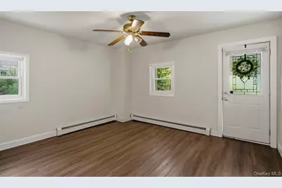 7 Dolfinger Lane, Fishkill, NY 12524 - Photo 2