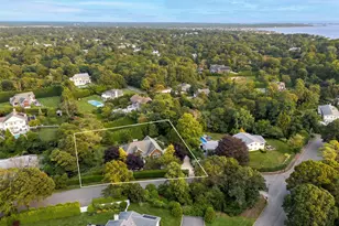 10 Peconic View Ct, Southampton, NY 11968 - Photo 2