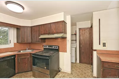 6 Duquesne Drive, Greenlawn, NY 11740 - Photo 12