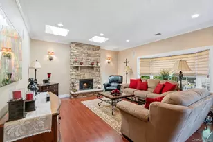 14 Hickman St, Syosset, NY 11791 - Photo 12