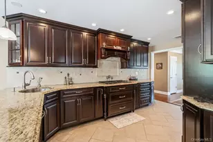 14 Hickman St, Syosset, NY 11791 - Photo 6
