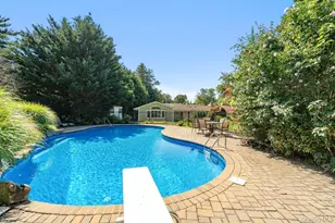 14 Hickman St, Syosset, NY 11791 - Photo 28
