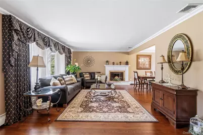 14 Hickman Street, Syosset, NY 11791 - Photo 4
