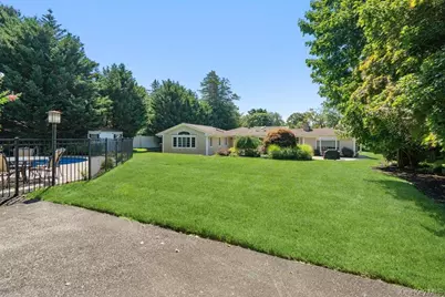 14 Hickman Street, Syosset, NY 11791 - Photo 30