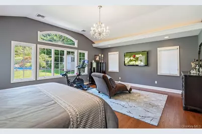 14 Hickman Street, Syosset, NY 11791 - Photo 18