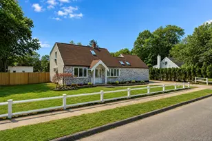 36 Fifty Acre Rd S, Smithtown, NY 11787 - Photo 4