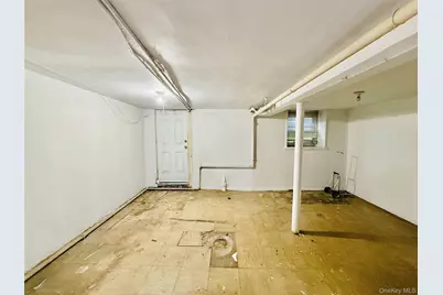 1823 Radcliff Avenue, Bronx, NY 10462 - Photo 24