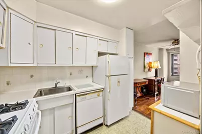 125-10 Queens Boulevard #716, Kew Gardens, NY 11415 - Photo 18