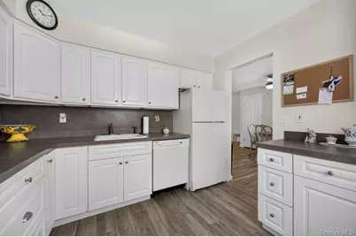 2 Anchorage #5A, Oyster Bay, NY 11771 - Photo 12