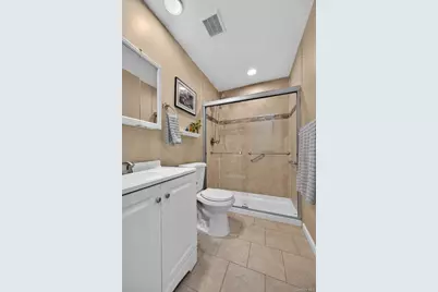 2 Anchorage #5A, Oyster Bay, NY 11771 - Photo 18