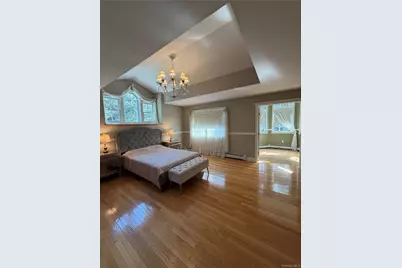 24 Arlington Avenue, Smithtown, NY 11780 - Photo 8