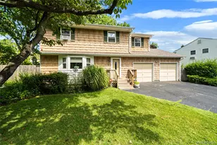 10 Foothill Ln, Smithtown, NY 11787 - Photo 2