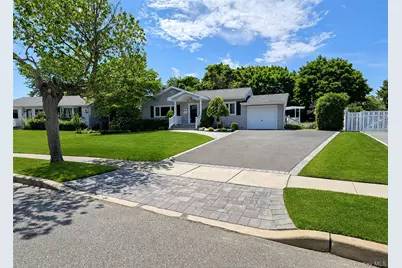 8 Starlight Drive, Commack, NY 11725 - Photo 2