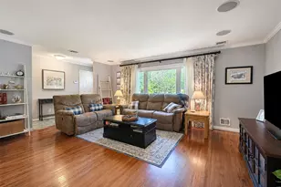 8 Starlight Dr, Commack, NY 11725 - Photo 12
