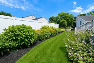 8 Starlight Dr, Commack, NY 11725 - Photo 22