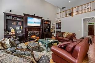 50 Eastwoods Ct, Roslyn, NY 11576 - Photo 18