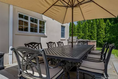 50 Eastwoods Court, Roslyn, NY 11576 - Photo 8