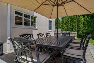 50 Eastwoods Ct, Roslyn, NY 11576 - Photo 8
