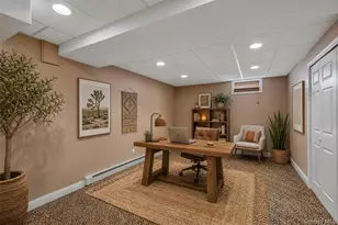 50 Eastwoods Ct, Roslyn, NY 11576 - Photo 30