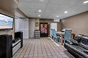 50 Eastwoods Ct, Roslyn, NY 11576 - Photo 32